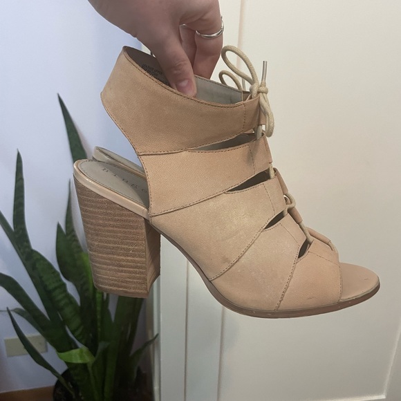 Hinge Lace Up Block Heels - Picture 2 of 5
